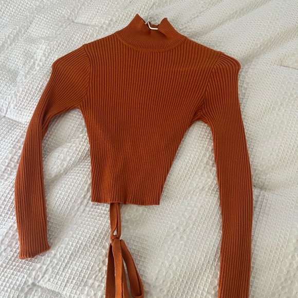 Zara cropped tie-back turtleneck - Picture 1 of 2